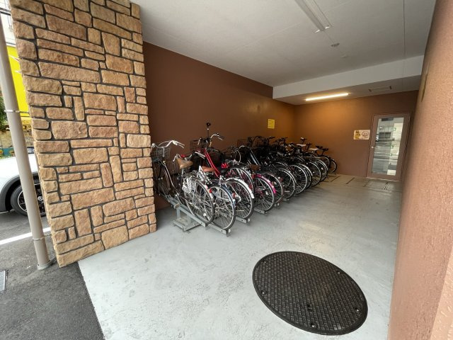 グランカーサ新大阪SOUTHの駐車場