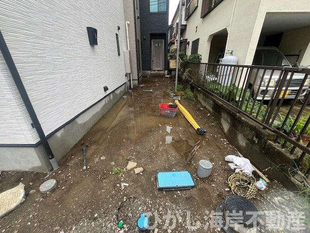 茅ヶ崎市円蔵　新築戸建　全４棟の駐車場|6月15日撮影　工事中　駐車スペース