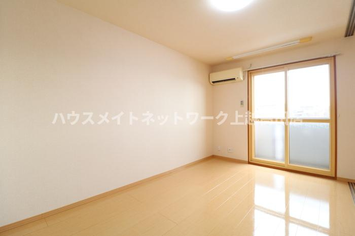 タウンコートくろい駅東 Ⅲの居間・リビング|ＬＤＫ