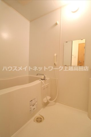 タウンコートくろい駅東 Ⅲの浴室|浴室