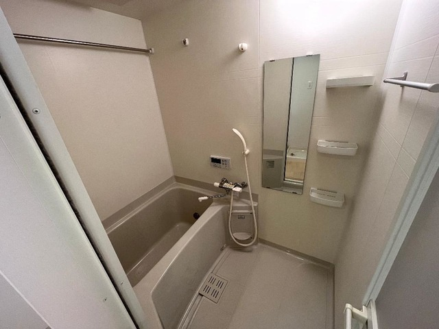 ウィング東合川の浴室|追い焚き・浴室乾燥機付きのお風呂です♪