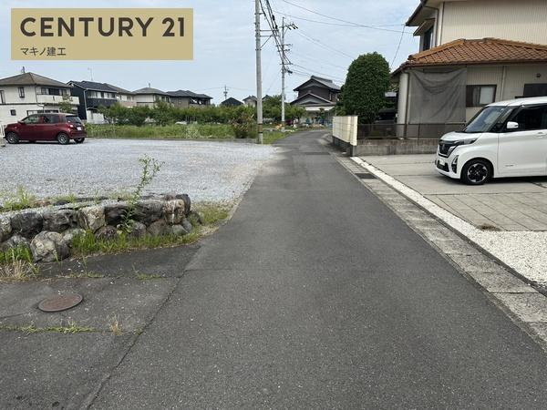 本巣市政田の売地の前面道路含む現地写真