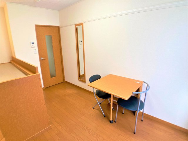 【居間・リビング】 | 設備仕様は号室により異なる為、現況を優先とします。