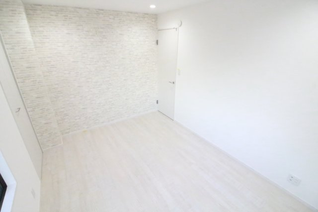 ホワイトハウス荏子田の洋室|105号室のお部屋の写真となります。
※リノベーション後は同じような作りになりますが、一部異なる可能性もございます。