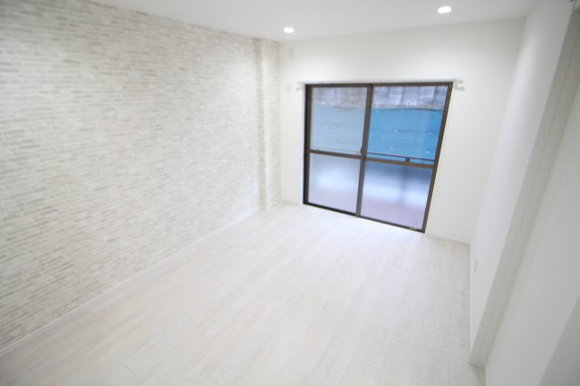 ホワイトハウス荏子田の洋室|105号室のお部屋の写真となります。
※リノベーション後は同じような作りになりますが、一部異なる可能性もございます。