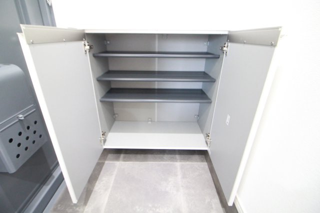 ホワイトハウス荏子田の収納|105号室のお部屋の写真となります。
※リノベーション後は同じような作りになりますが、一部異なる可能性もございます。