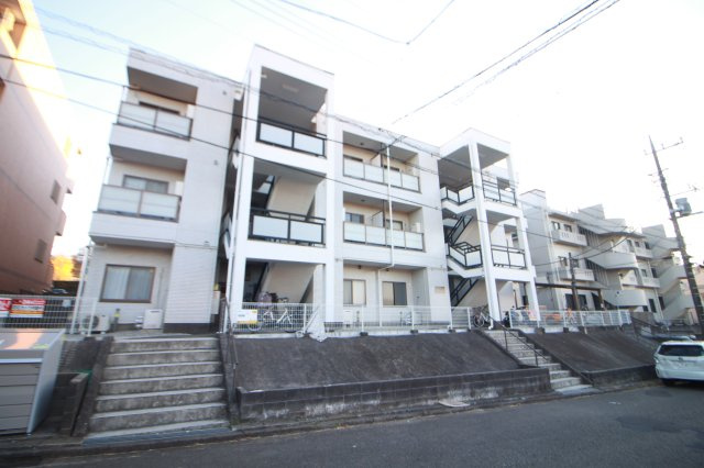 ホワイトハウス荏子田の外観