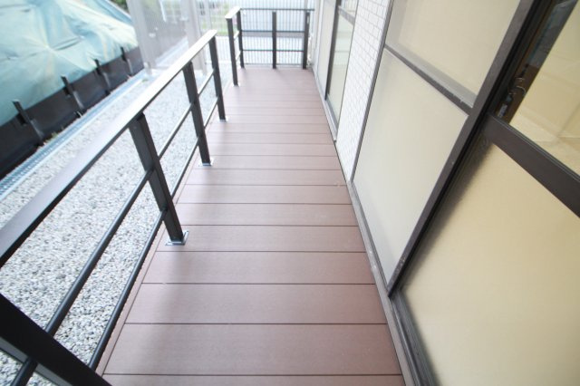 ホワイトハウス荏子田のバルコニー|105号室のお部屋の写真となります。
※リノベーション後は同じような作りになりますが、一部異なる可能性もございます。