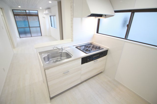 ホワイトハウス荏子田のキッチン|105号室のお部屋の写真となります。
※リノベーション後は同じような作りになりますが、一部異なる可能性もございます。