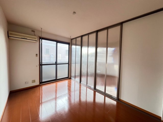 メルベーユ・ドミールD棟の居間・リビング|落ち着いた雰囲気のが居間です