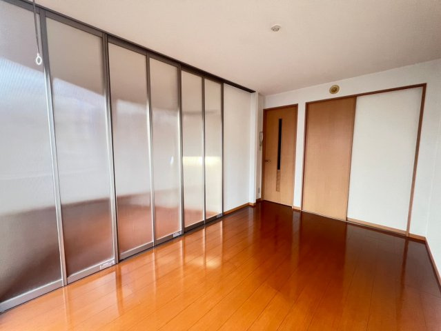 メルベーユ・ドミールD棟の居間・リビング|統一感のある居間です