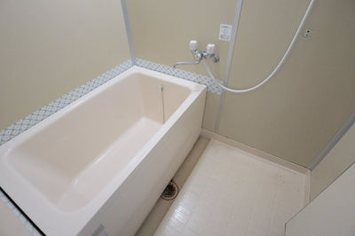 【浴室】 | シャトル大津和