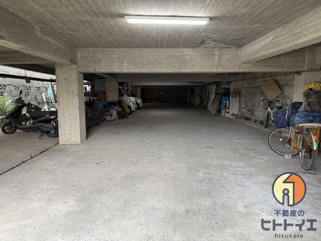 さつきハイツの駐車場