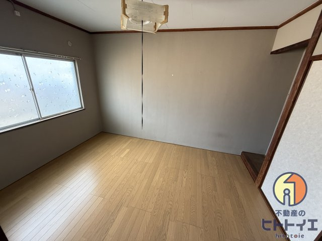 さつきハイツの洋室