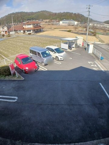 リヴェル　ブレ　Ｃの駐車場