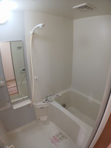 リヴェル　ブレ　Ｃの浴室