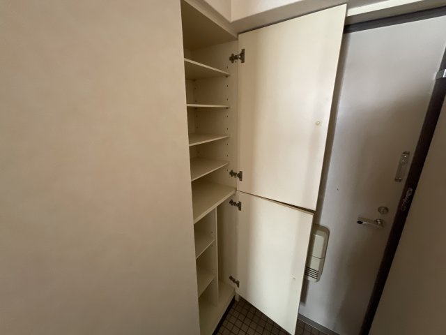 【その他】 | メゾン三田赤坂 | シューズボックスです
