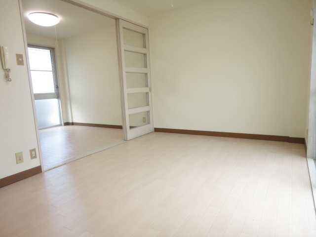 ケーエス東加古川の居間・リビング|使いやすい居間です