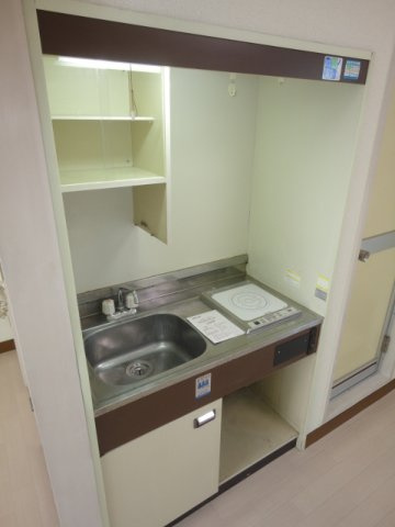 ケーエス東加古川のキッチン|コンパクトなキッチンで掃除もラクラク