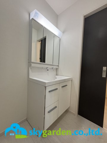 平塚市平塚1期　新築戸建　全2棟1号棟の独立洗面台