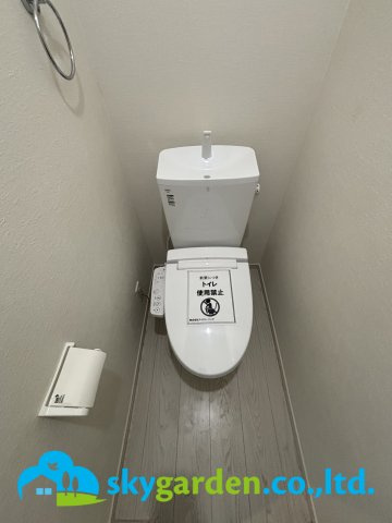 平塚市平塚1期　新築戸建　全2棟1号棟のトイレ