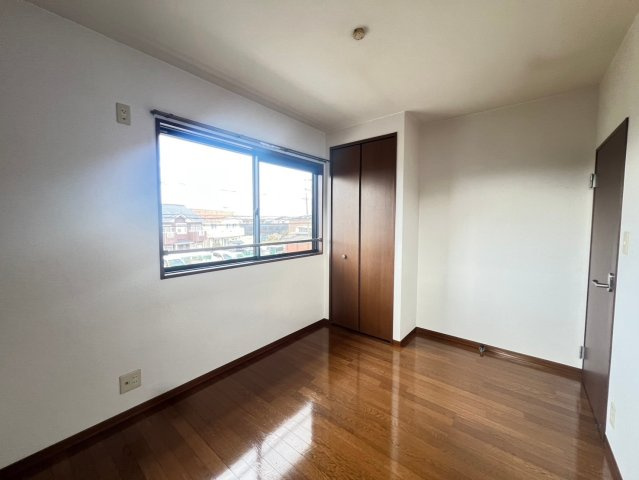 クレール山口の洋室