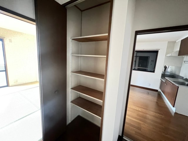 クレール山口の収納|玄関付近収納スペースあります
