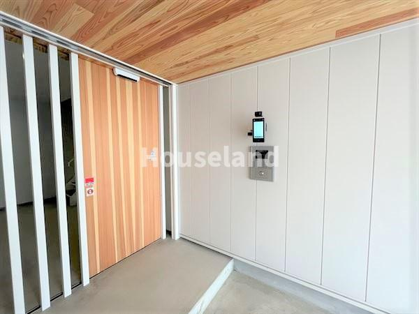 友田町ビルヂングのエントランス