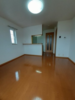 【居間・リビング】 | カルムプロムナード | ゆったりとしたリビングです