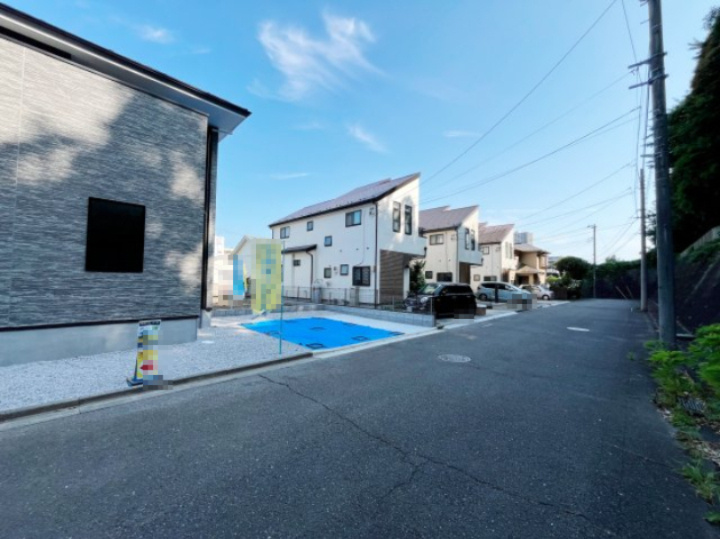 祝　成約済み　八王子市　松木　新築戸建て　１期の前面道路含む現地写真|～仲介手数料無料☆八王子ひなた不動産～　八王子市松木　新築戸建