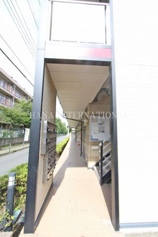 レオパレスバリオクラーロのエントランス