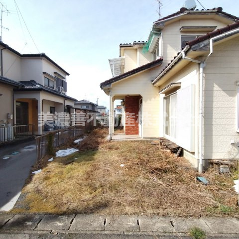 ６１０５４　揖斐郡大野町大字大野中古戸建ての駐車場