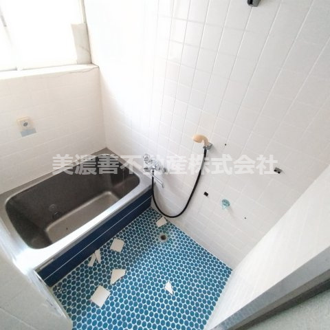 ６１０５４　揖斐郡大野町大字大野中古戸建ての浴室