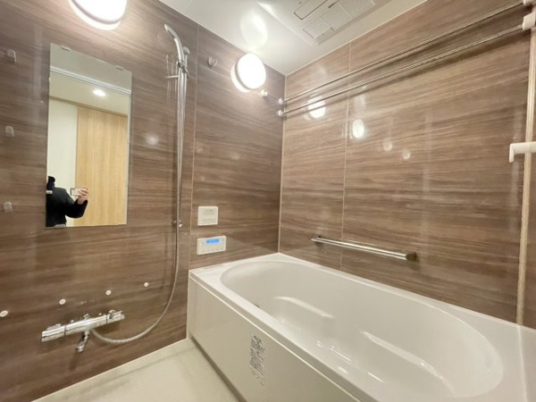 【浴室】 | 【浴室】浴室暖房乾燥機は洗濯物干しにも重宝！ミストサウナ機能付きで、贅沢なバスタイムを楽しめます！