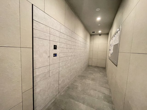 【設備】 | 【メールコーナー／宅配ボックス】おしゃれな郵便受けです！宅配ボックスも併設されています！