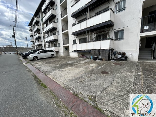 101マンションの駐車場