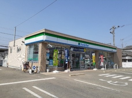 リーブメゾンＹ．Ａの周辺|ファミリーマートまで630m
