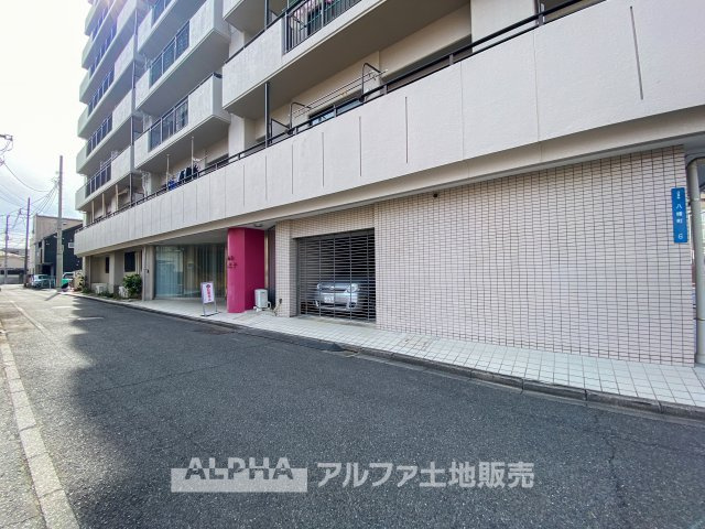 ルネ八王子の駐車場