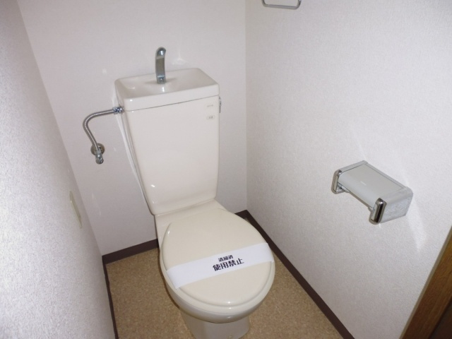 YKハイツ西明石のトイレ