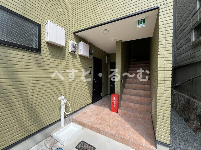アリビア東朝霧丘のエントランス