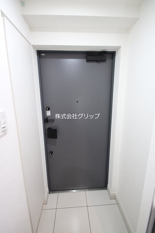 メインステージ横濱三ッ沢の玄関