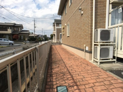 【エントランス】 | ブリエ･ファム