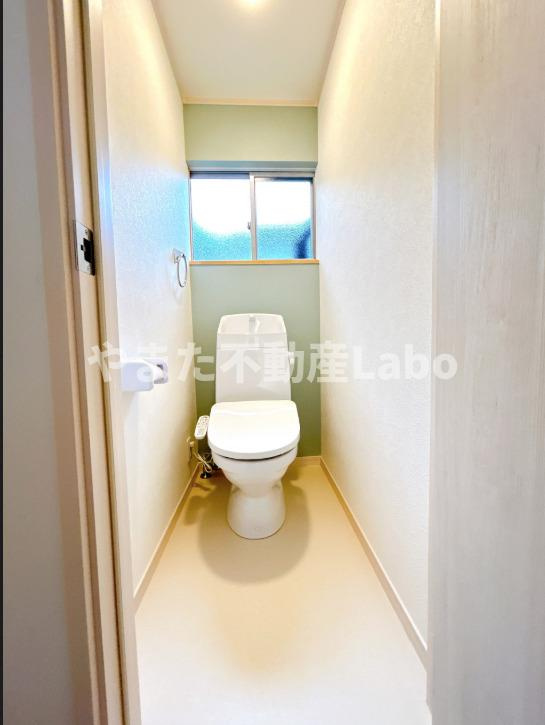 倉吉市大原中古戸建のトイレ