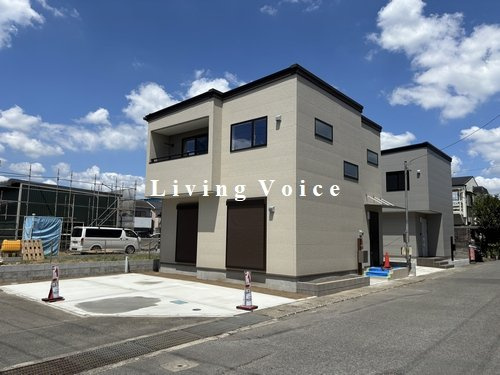 【外観】 | 【仲介手数料０円】厚木市妻田北2丁目　新築一戸建て　2号棟　全2棟 | 全体　厚木市妻田北2丁目　新築一戸建て　全2棟