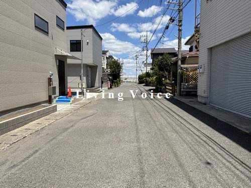 【前面道路含む現地写真】 | 【仲介手数料０円】厚木市妻田北2丁目　新築一戸建て　2号棟　全2棟 | 厚木市妻田北2丁目　新築一戸建て　全2棟