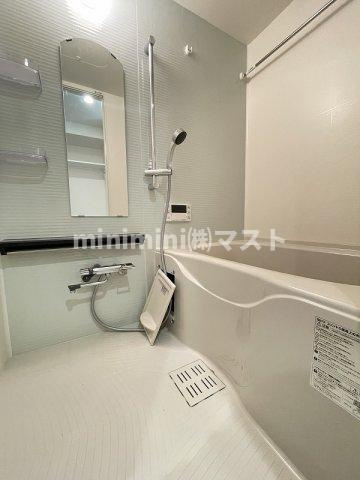 プレサンスOSAKA東中本エシデルの浴室