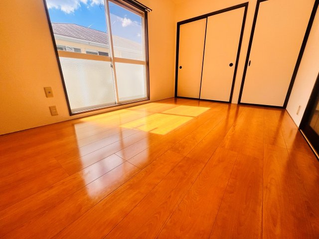 メゾン山下の洋室|6帖の洋室です。