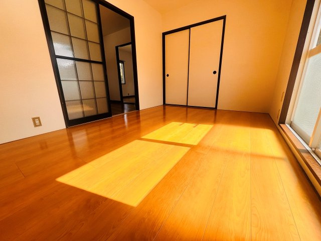 メゾン山下の洋室|6帖の洋室です。