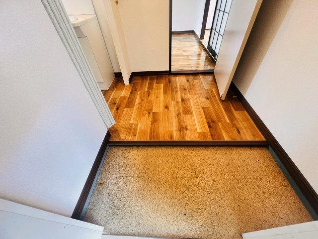 メゾン山下の玄関