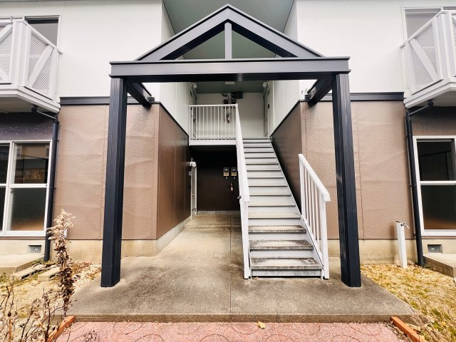 メゾン山下のエントランス